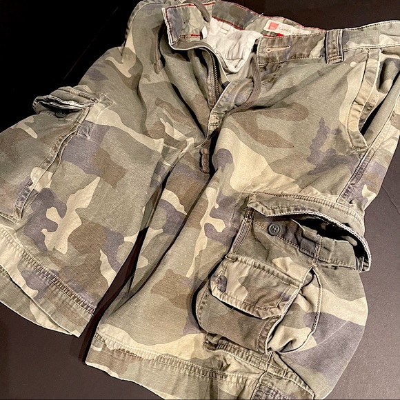Vintage Mossimo Camouflage Cargo Shorts 